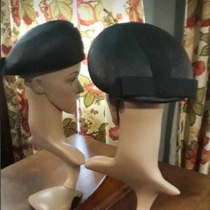 Vintage rigid "beret" style black straw hat